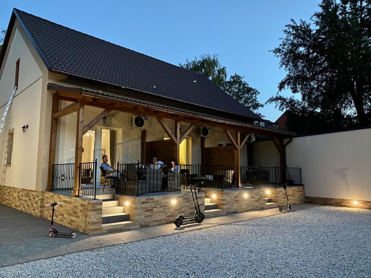 Voeroesmarty Apartmanhaz Makó Exterior foto