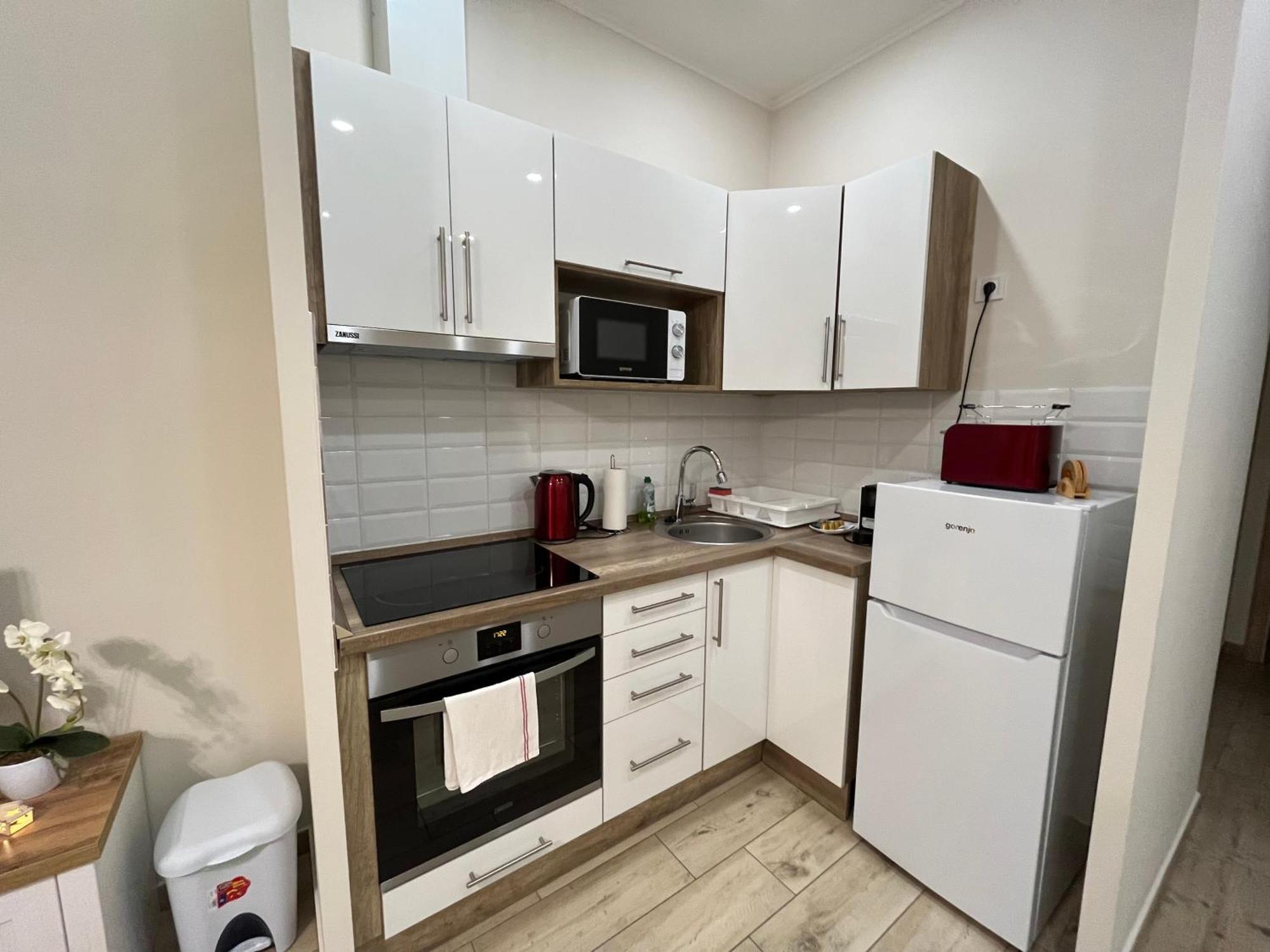 Voeroesmarty Apartmanhaz Makó Exterior foto